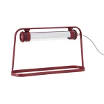 Lampe Astrup Normal Studio : icône du design français haut de gamme par Normal Studio pour Sammode. Lampe de table avec arche aluminium laqué Marsala argent, module LED 12 W et variateur intégré. Dimensions 60 x 16 x 35 cm pour une présence graphique et légère. Décorateurs d’intérieur, ensembliers, décorateurs et architecte la plébiscitent pour sa polyvalence indoor/outdoor et son design intemporel. Bel Œil à Marseille la met en valeur dans son showroom dédié au mobilier haut de gamme. Cette pièce embellit les espaces de Nice, Cannes, Monaco, Marseille et Saint Tropez. Bel Œil accompagne architectes, décorateurs et particuliers dans leurs projets de decoration sophistiquée. La Lampe Astrup Normal Studio offre un éclairage modulable et une esthétique sculpturale unique. Découvrez chez Bel Œil l’innovation Sammode en luminaires haut de gamme. Nous sélectionnons les créations les plus raffinées pour une décoration haut de gamme. Faites appel à notre expertise en ensemblier et décorateur d’intérieur à Marseille. Nous intervenons à Nice, Cannes, Monaco et Saint Tropez. Cette lampe célèbre la rencontre entre minimalisme graphique et performance LED. Bel Œil, votre référence en mobilier design et art de vivre.