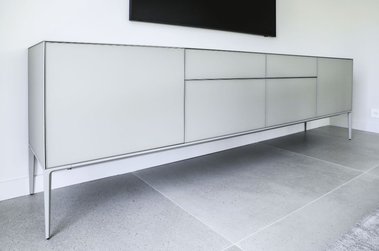 Console design Rimadesio et mobilier contemporain dans la Maison Carry à Marseille